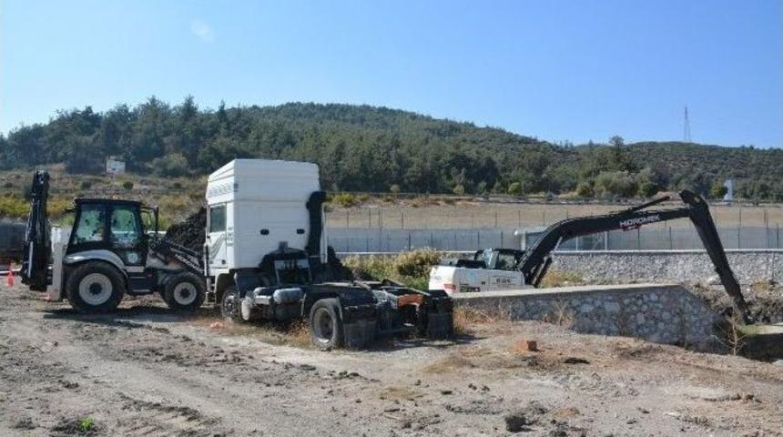 Ke&ccedil;ilik&ouml;y Deresinde Temizlik &Ccedil;alışmaları Başladı