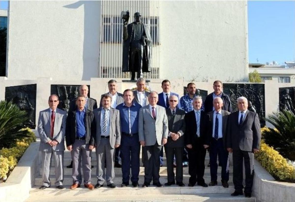 Muhtarlar G&uuml;n&uuml; Sel&ccedil;uk&rsquo;ta T&ouml;renle Kutlandı