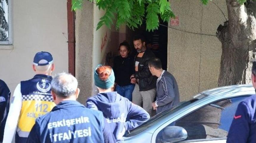 Birlikte Yaşadığı Adama Sinirlendi 3&rsquo;&uuml;nc&uuml; Kata &Ccedil;ıkıp İntihara Teşebb&uuml;s Etti