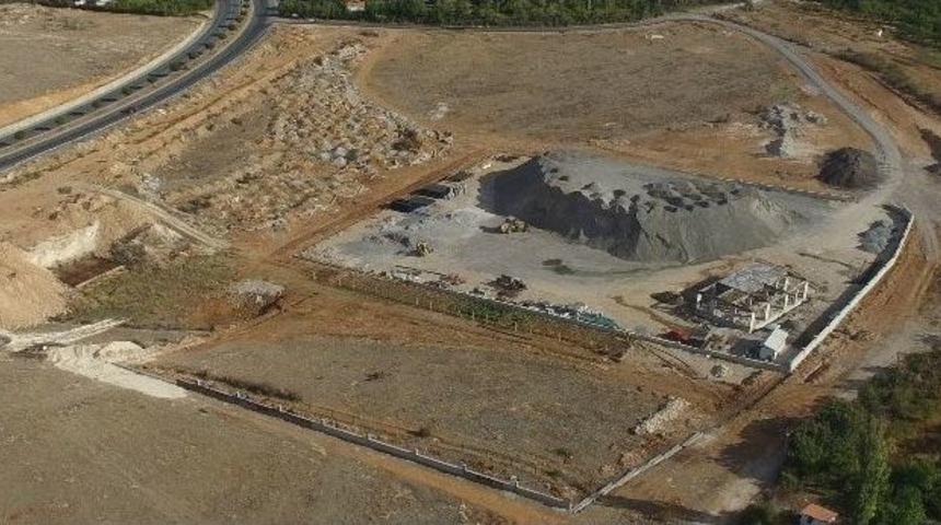 Başkan Polat, Fen İşleri Koordinasyon Merkezinde İncelemelerde Bulundu