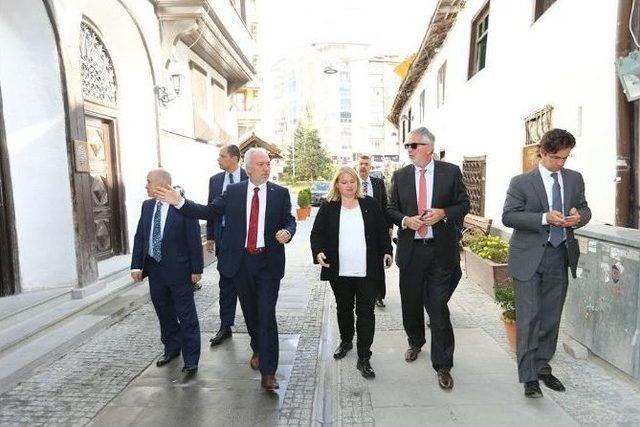 Macarlar K&uuml;tahya&rsquo;ya Hayran Kaldı 1