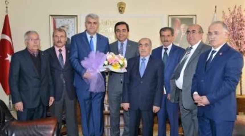 Muhtarlar&rsquo;dan Yaşar Bah&ccedil;eci &rsquo; Ye Ziyaret