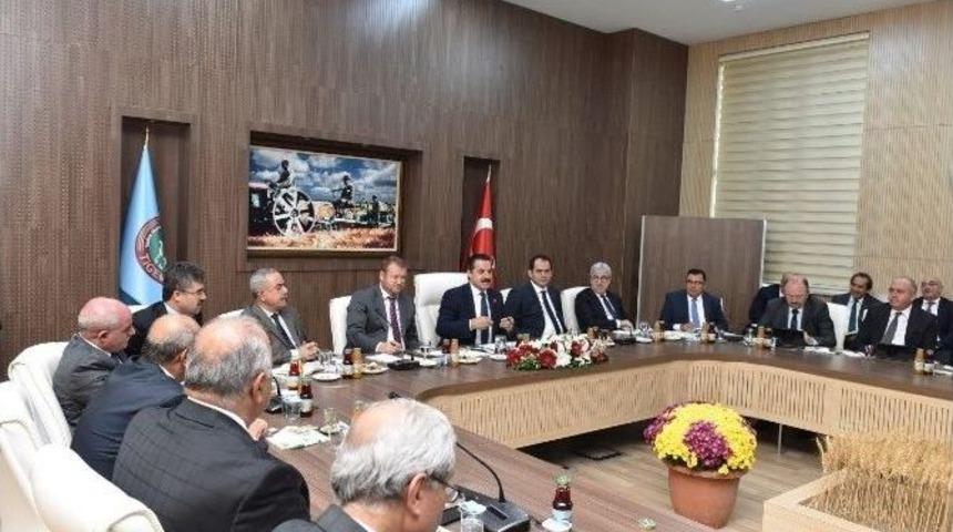 Tarımda G&uuml;bre Masaya Yatırıldı