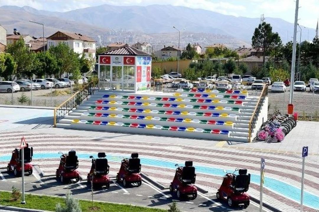 &Ccedil;akır: &Ccedil;ocuklarımız Trafik Kurallarını Pratik Yaparak &Ouml;ğrenecekler