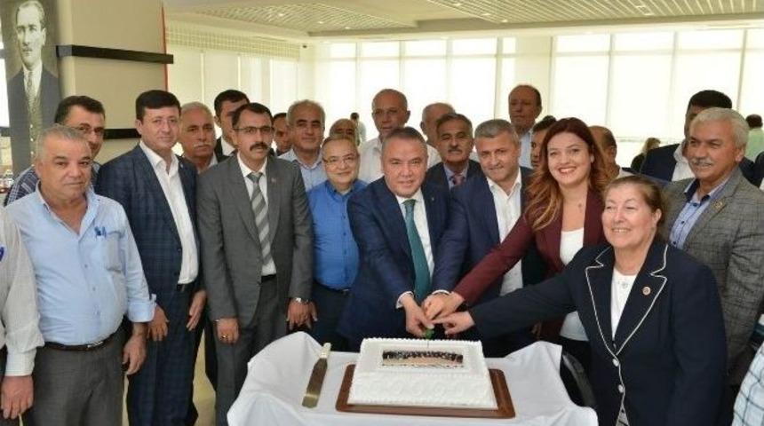 Başkan B&ouml;cek Muhtarları Unutmadı