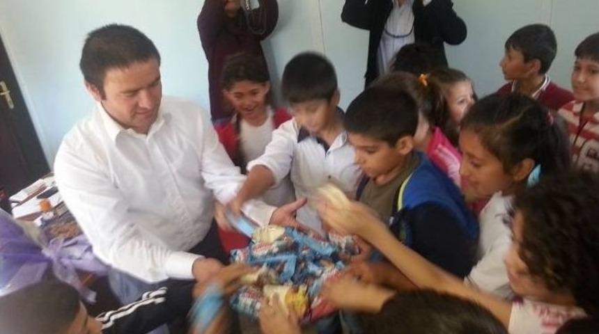 Efeler Mahalle Muhtarı &Ouml;ğrencileri Ağırladı