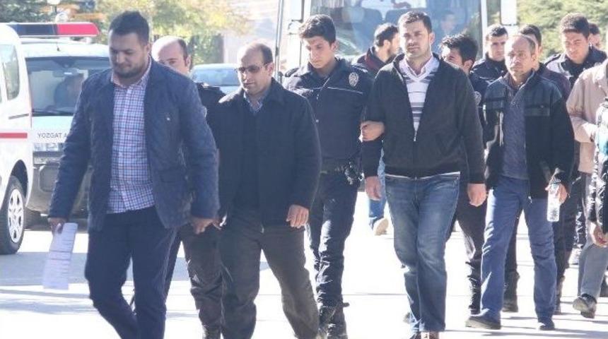 Yozgat&rsquo;ta Bylock Kullanmaktan G&ouml;zaltına Alınan 9 Emniyet Mensubu Adliyeye Sevk Edildi