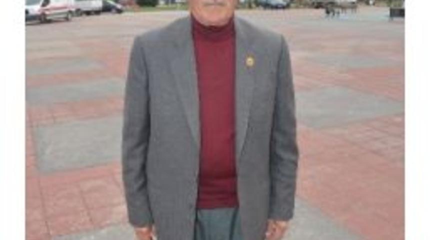 47 Yıllık Muhtar İlk Defa G&uuml;n&uuml;n&uuml; Kutlamanın Mutluluğunu Yaşadı