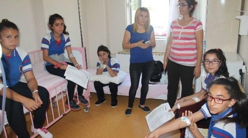 Hatay&rsquo;da &Ouml;ğrenciler Gıda Zehirlenmesi Ş&uuml;phesiyle Hastaneye Kaldırıldı