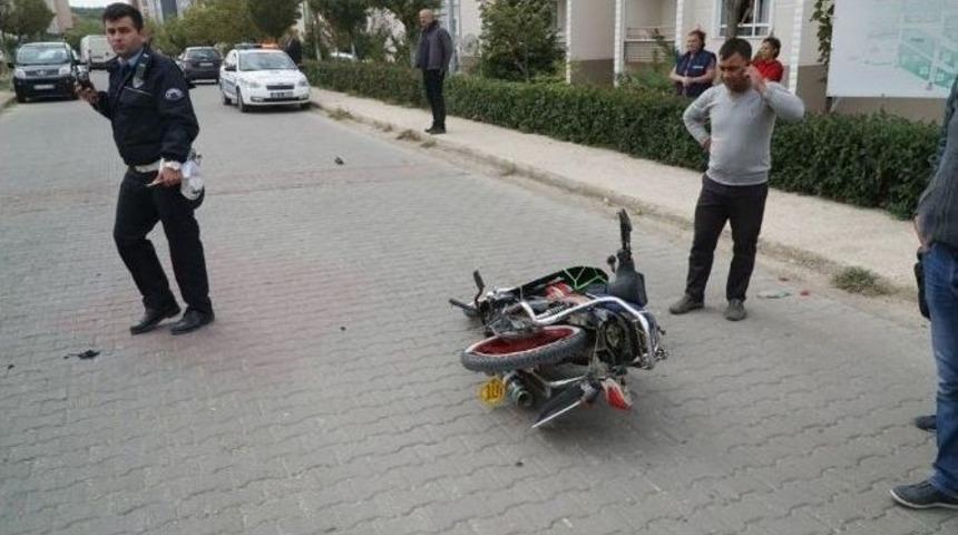 Lise M&uuml;d&uuml;r&uuml;n&uuml;n &Ccedil;arptığı Motosikletli Gen&ccedil; &Ouml;ld&uuml;