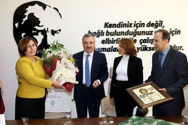 Muhtarlardan Manisa B&uuml;y&uuml;kşehir&rsquo;e Ziyaret 1