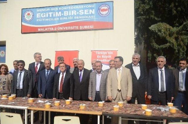 Eğitim-bir-sen Malatya &Uuml;niversite Şubesi Tarafından Aşure Dağıtıldı 2