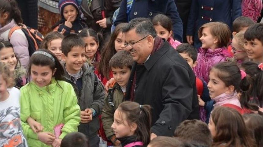 Bilecik Belediyesi&rsquo;nden Kırtasiye Yardımı