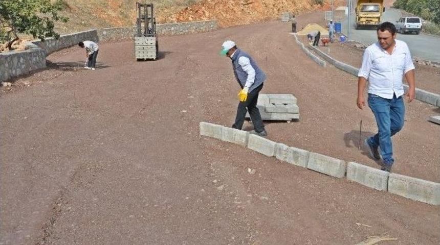 G&ouml;lbaşı İl&ccedil;esinde Bisiklet Ve Y&uuml;r&uuml;y&uuml;ş Yolu &Ccedil;alışmaları S&uuml;r&uuml;yor