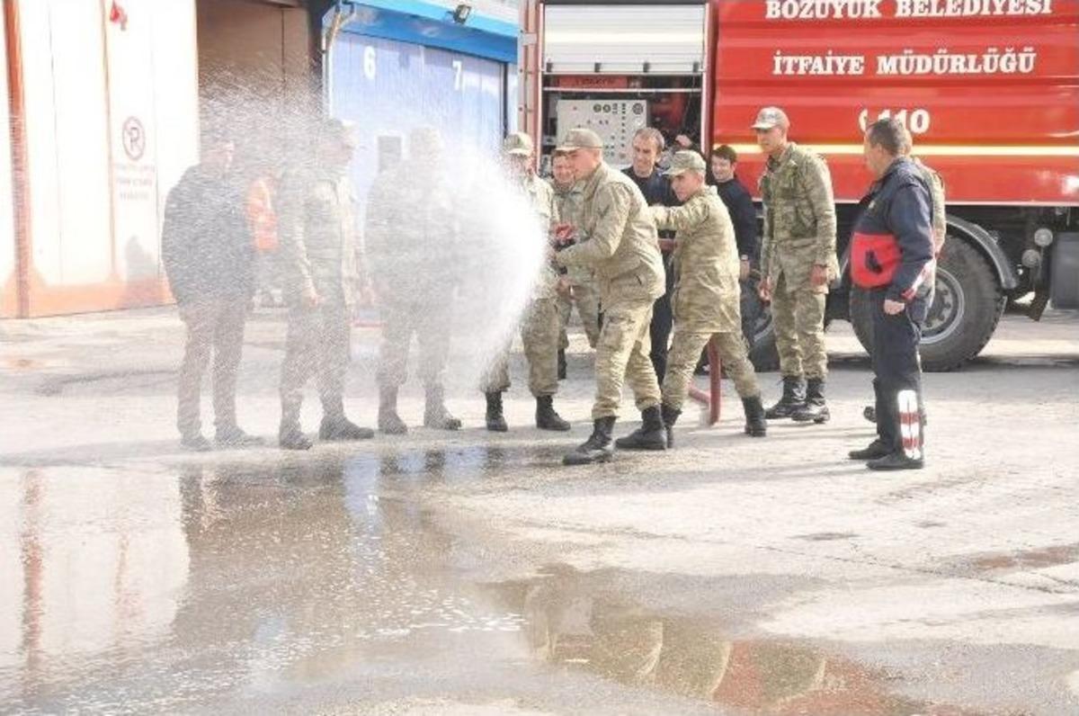 Boz&uuml;y&uuml;k Belediyesi İtfaiyesi&rsquo;nden Yangın Eğitimi
