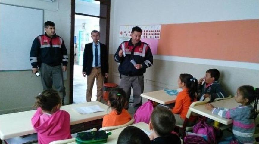 Jandarma Trafik Timlerinden İlkokul &Ouml;ğrencilerine Eğitim