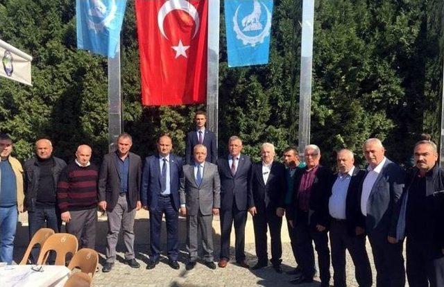 Salihli’de Ülkücü İşçiler Aşure İkram Etti