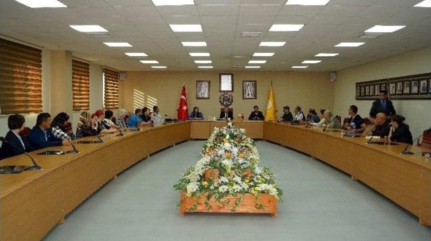 Ressamlar İn&ouml;n&uuml; &Uuml;niversitesine Hayran Kaldı