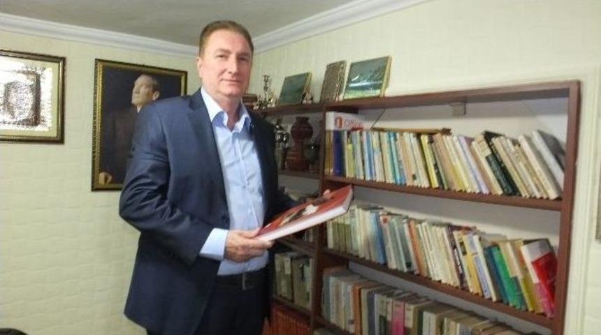 Burhaniyeli Zeytincinin K&uuml;t&uuml;phanesi