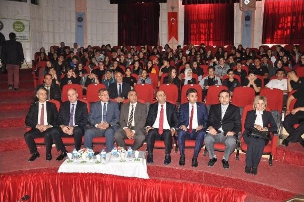 İzmir Emniyetinden Gen&ccedil;lere &rsquo;mutluluk&rsquo; Aşısı