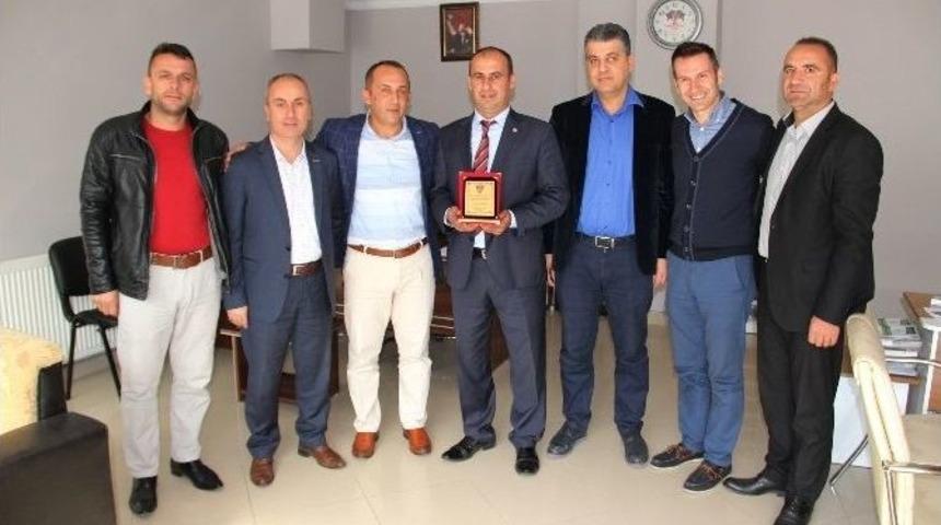 Kepez &Ccedil;aylıoğluspor Başkanı Yalman Muhtarları Kutladı