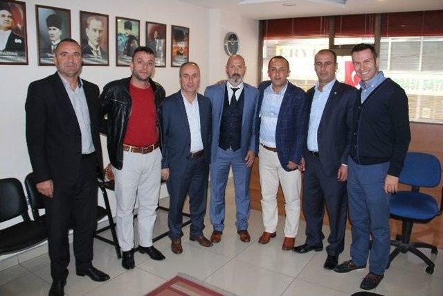 Kepez Çaylıoğluspor Başkanı Yalman Muhtarları Kutladı