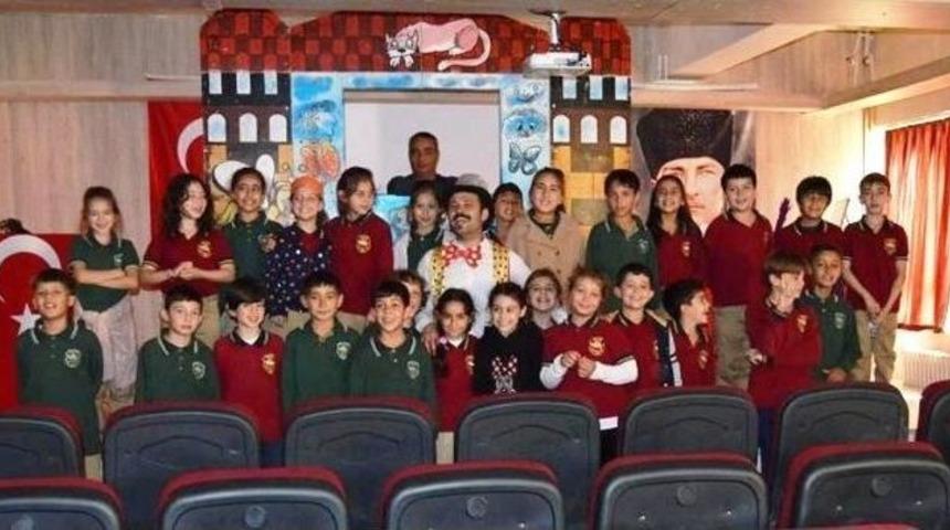 &Ouml;ğrencilerin Kukla Keyfi