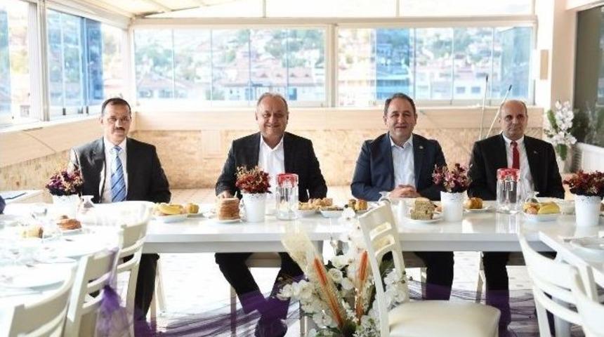 Başkan Babaş, Muhtarlarla Bir Araya Geldi