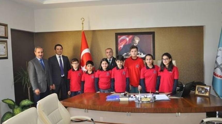 &Ouml;ğrenciler 15 Temmuz Şehitleri İ&ccedil;in 10 Bin Lira Topladı