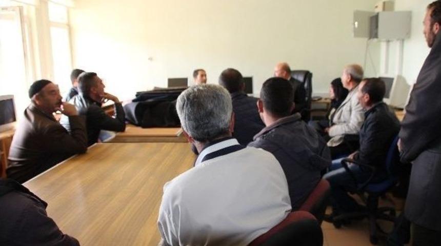 M&uuml;d&uuml;r Yetkiner, İş-kur Elemanlarıyla Toplantı Yaptı