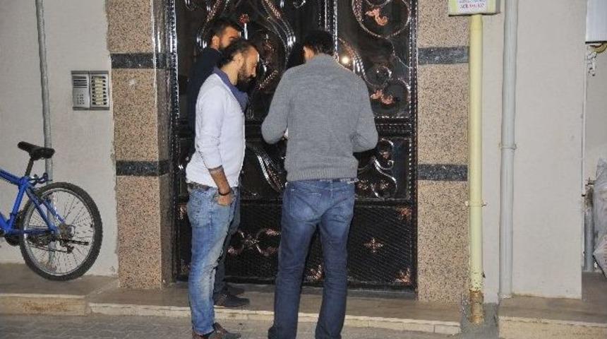 İzmir&rsquo;de Sağlık Bakanlığı &Ccedil;alışanlarına Fet&ouml; Operasyonu