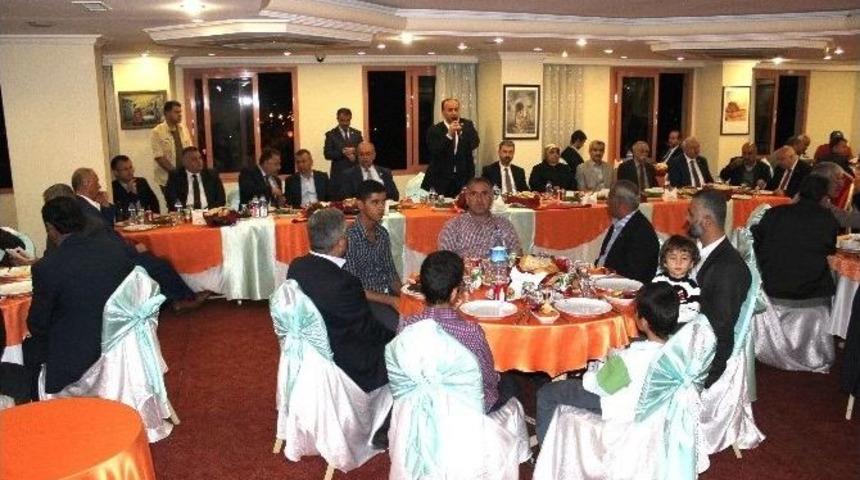 Protokol &Uuml;yeleri Muhtarlar İle Bir Araya Geldi