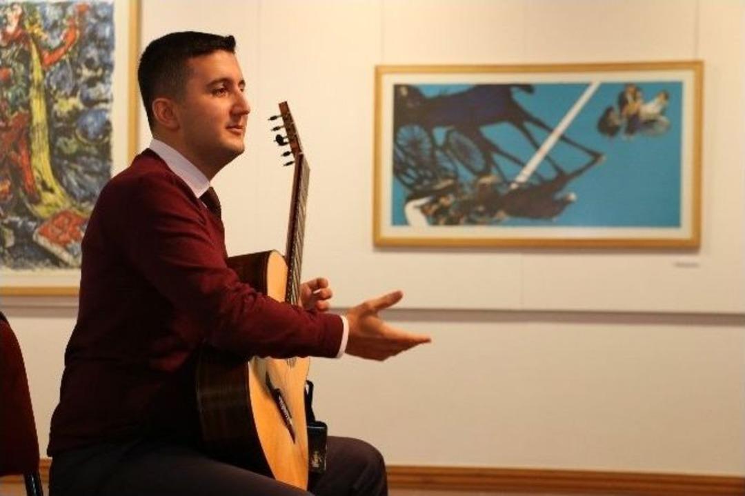 Hem M&uuml;ze Hem M&uuml;zik