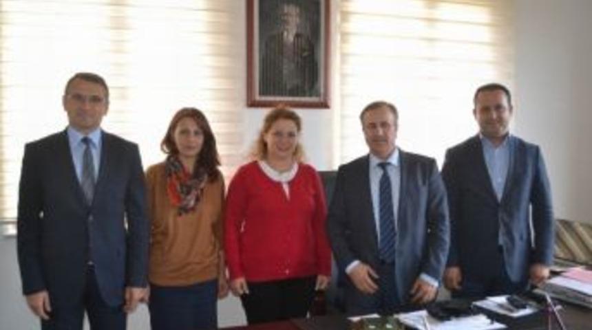 Proje Ekibinden L&uuml;leburgaz İl&ccedil;e Milli Eğitim M&uuml;d&uuml;r&uuml; &Ccedil;etin&rsquo;e Ziyaret