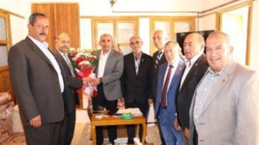 Muhtarlar, Başkan Kara&rsquo;yı Ziyaret Etti