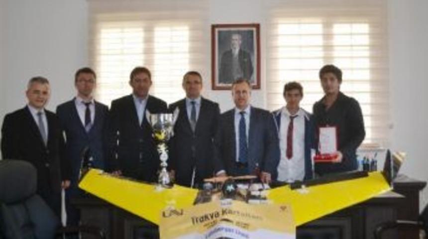 Katıldıkları İlk Yarışmadan &Ouml;d&uuml;lle D&ouml;nd&uuml;ler