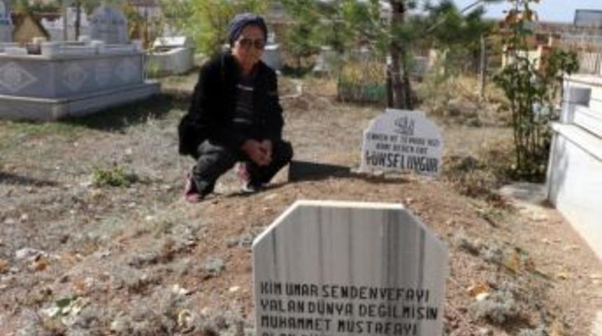 Kelkit Sevdalısı Emekli Ebe Ölmeden Mezarını Hazırlattı