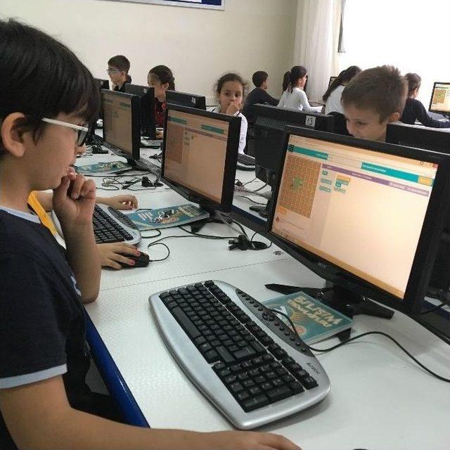 Gkv&rsquo;liler Bilişim Teknolojisini Mercek Altına Aldı 1