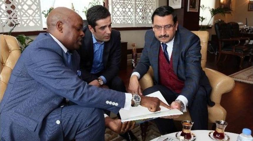 Ruanda B&uuml;y&uuml;kel&ccedil;isi Nkurunziza&rsquo;dan Ke&ccedil;i&ouml;ren Belediye Başkanı Ak&rsquo;a Ziyaret
