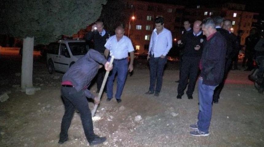 Esrarengiz Mezar Polisi Alarma Ge&ccedil;irdi