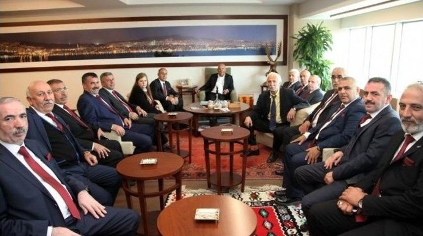 Kartallı Muhtarlar, 19 Ekim Muhtarlar G&uuml;n&uuml;n&uuml; Başkan Altınok &Ouml;z&rsquo;le Birlikte Kutladı