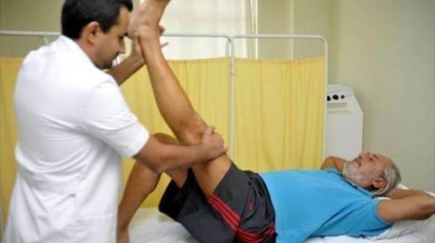 Oyuncu Ayhan Işık Antalya&rsquo;da Tedavi G&ouml;r&uuml;yor