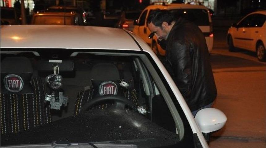 Kalbinden Vurulan Gen&ccedil;, Yardım İstediği Sevgilisi Tarafından Hastaneye G&ouml;t&uuml;rd&uuml;