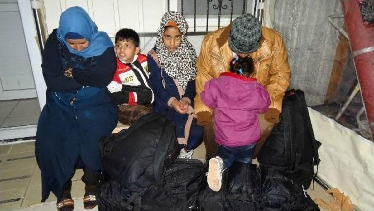 &Ccedil;anakkale&rsquo;de 30 Ka&ccedil;ak G&ouml;&ccedil;men Yakalandı