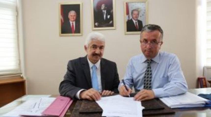 Adapazarı Belediyesi İle Tapu M&uuml;d&uuml;rl&uuml;ğ&uuml; Arasında Protokol Yapıldı