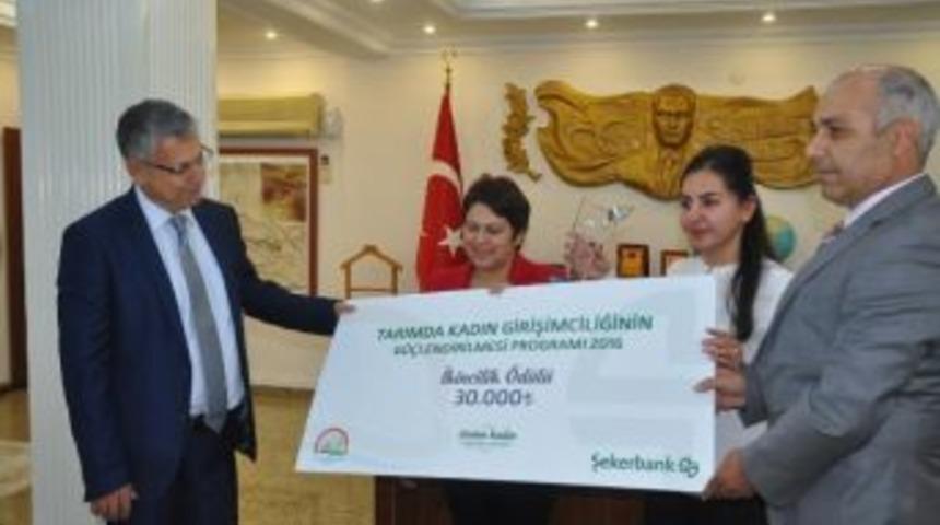 Kadın &Ccedil;ift&ccedil;iden Vali Alpman&rsquo;a Ziyaret