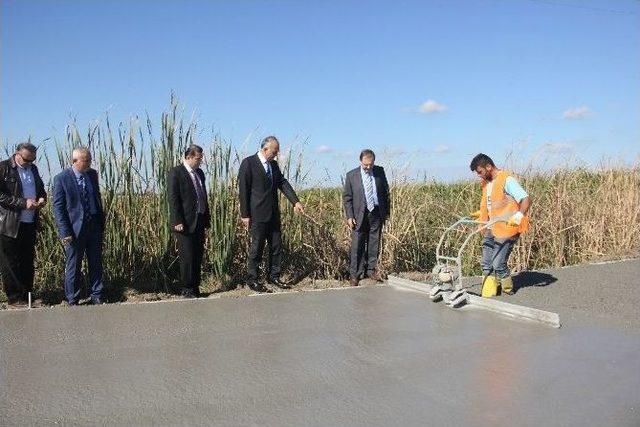 Bafra’da Beton Yol Çalışmalarına Hız Verildi