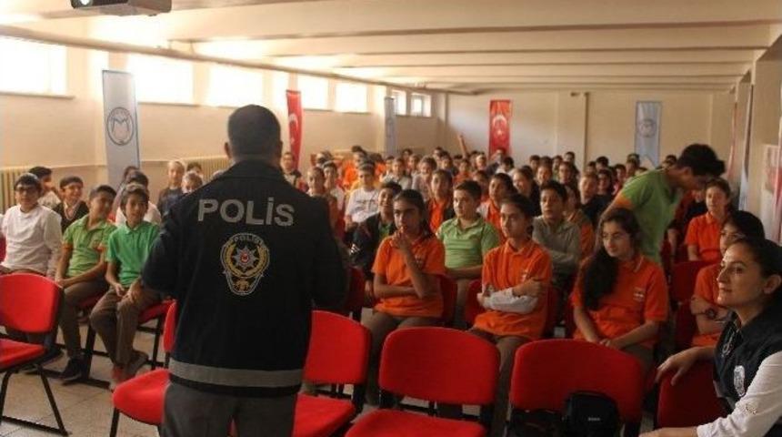 Anlat Bana Polis Amca Projesi