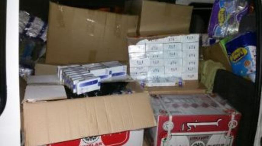 İki Suriyeli 6000 Paket Ka&ccedil;ak Sigara İle Yakalandı