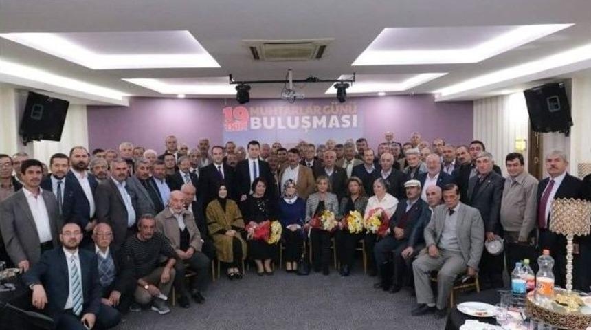 Ak Parti Muhtarlarla Bir Araya Geldi